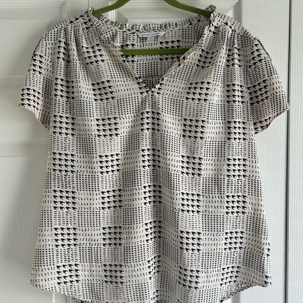 41 Hawthorn Black and White Puff Sleeve Blouse